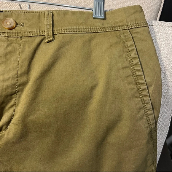 Banana Republic size 10 military desert green shorts - Picture 5 of 12